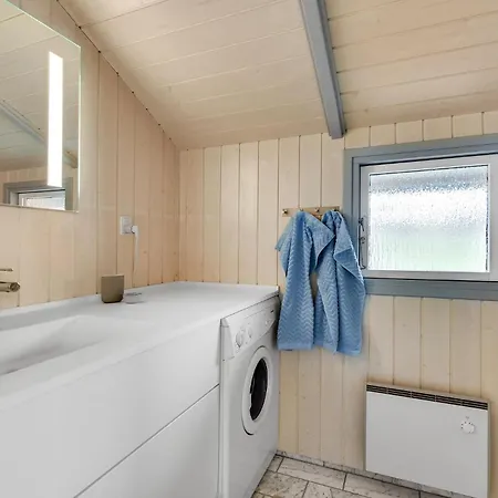 בית נופש Lovely In With Wifi Broager