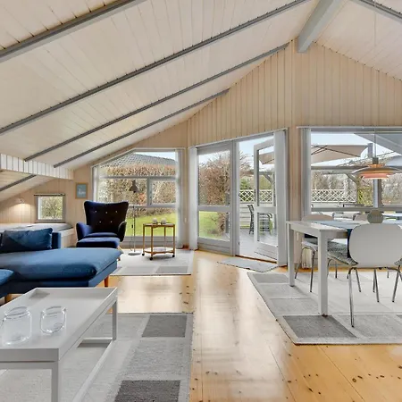 בית נופש Lovely In With Wifi