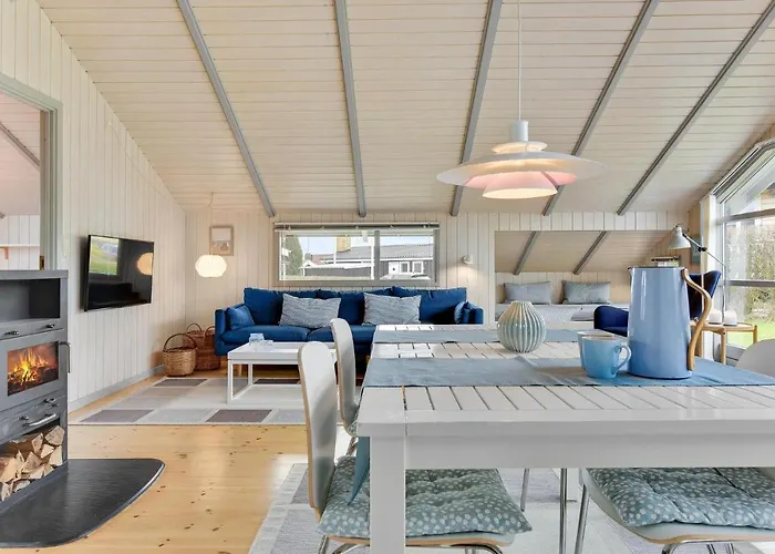 Feriehus Lovely In With Wifi